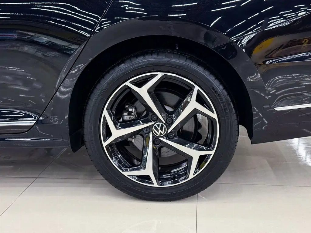 VOLKSWAGEN PASSAT 2022 330TSI 星空 PREMIUM EDITION — фото 17