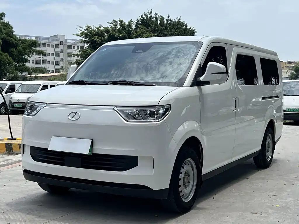 RUICHI AUTO NEW ENERGY EC75 2025 MODEL 客运 智行超充 EDITION PIONEER Ⅰ 52.16KWH — фото 1