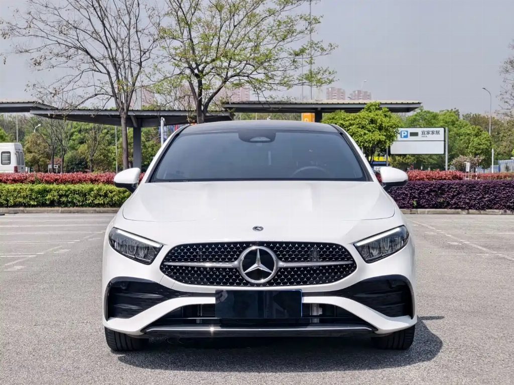 MERCEDES-BENZ A-CLASS 2023 A 180 L — фото 2
