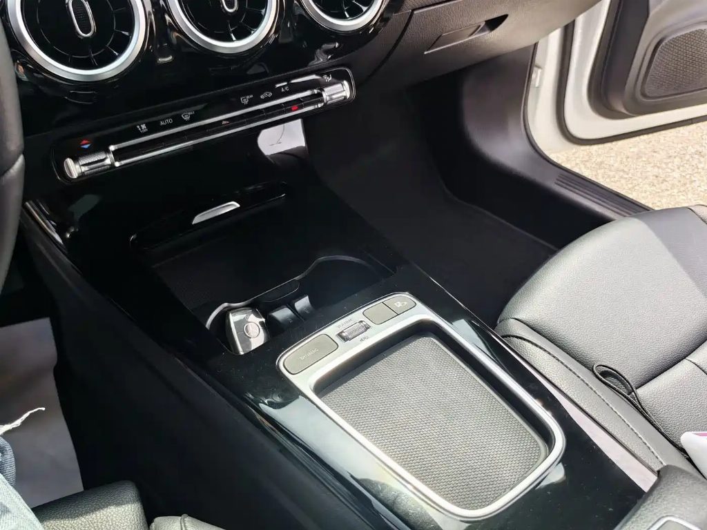 MERCEDES-BENZ A-CLASS 2023 A 180 L — фото 15