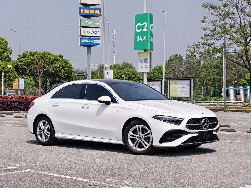 MERCEDES-BENZ A-CLASS 2023 A 180 L — фото 3