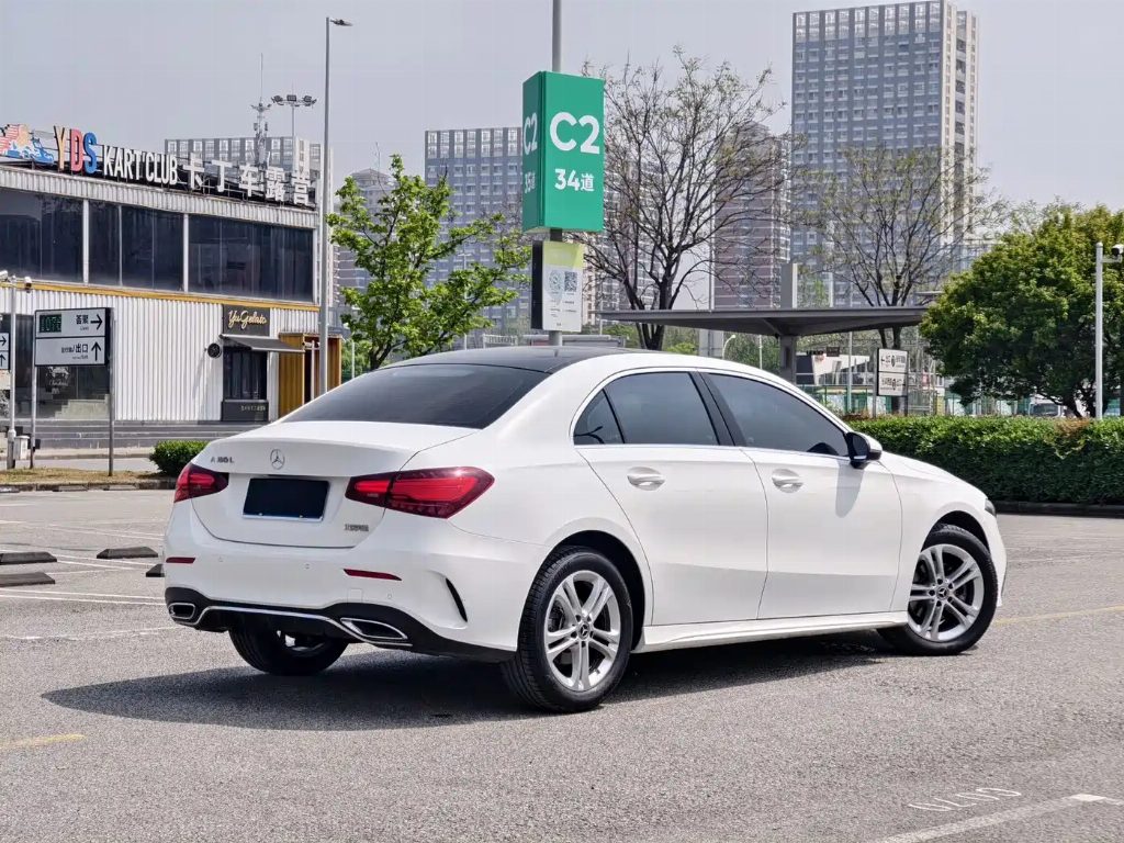MERCEDES-BENZ A-CLASS 2023 A 180 L — фото 4