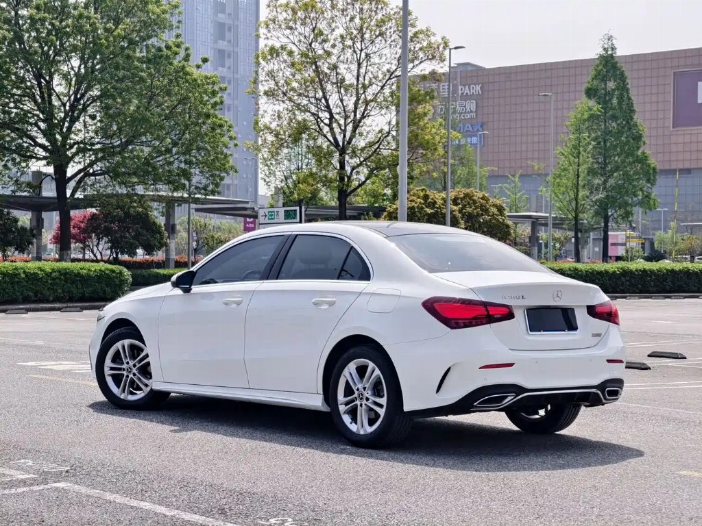 MERCEDES-BENZ A-CLASS 2023 A 180 L — фото 6