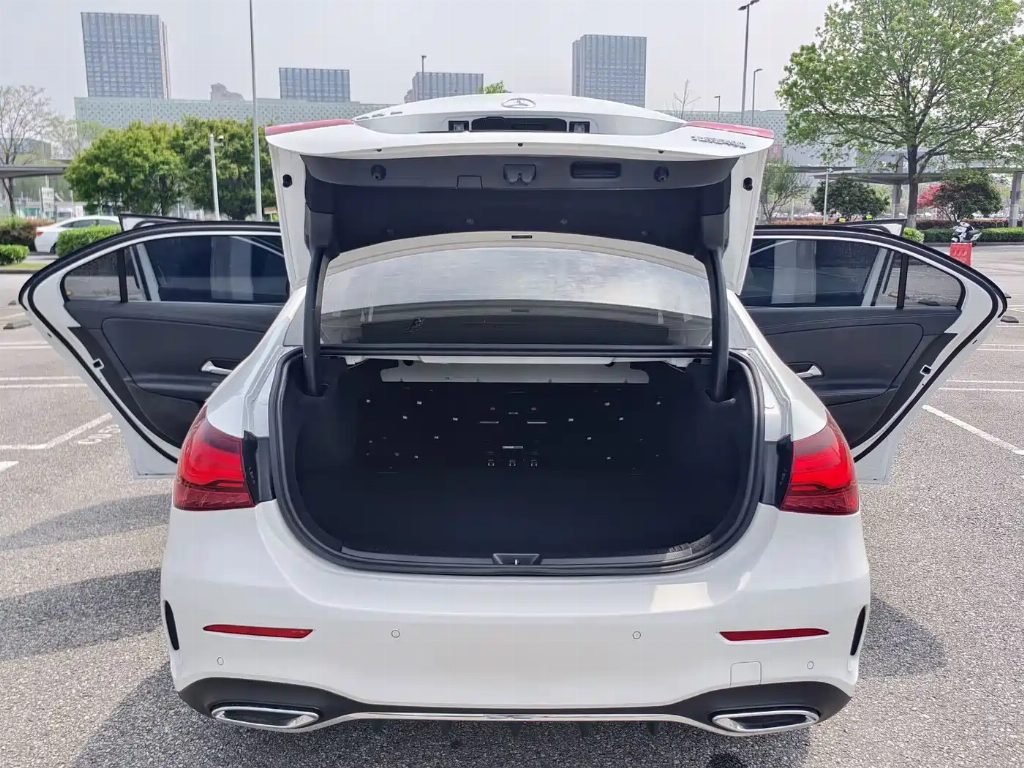 MERCEDES-BENZ A-CLASS 2023 A 180 L — фото 8