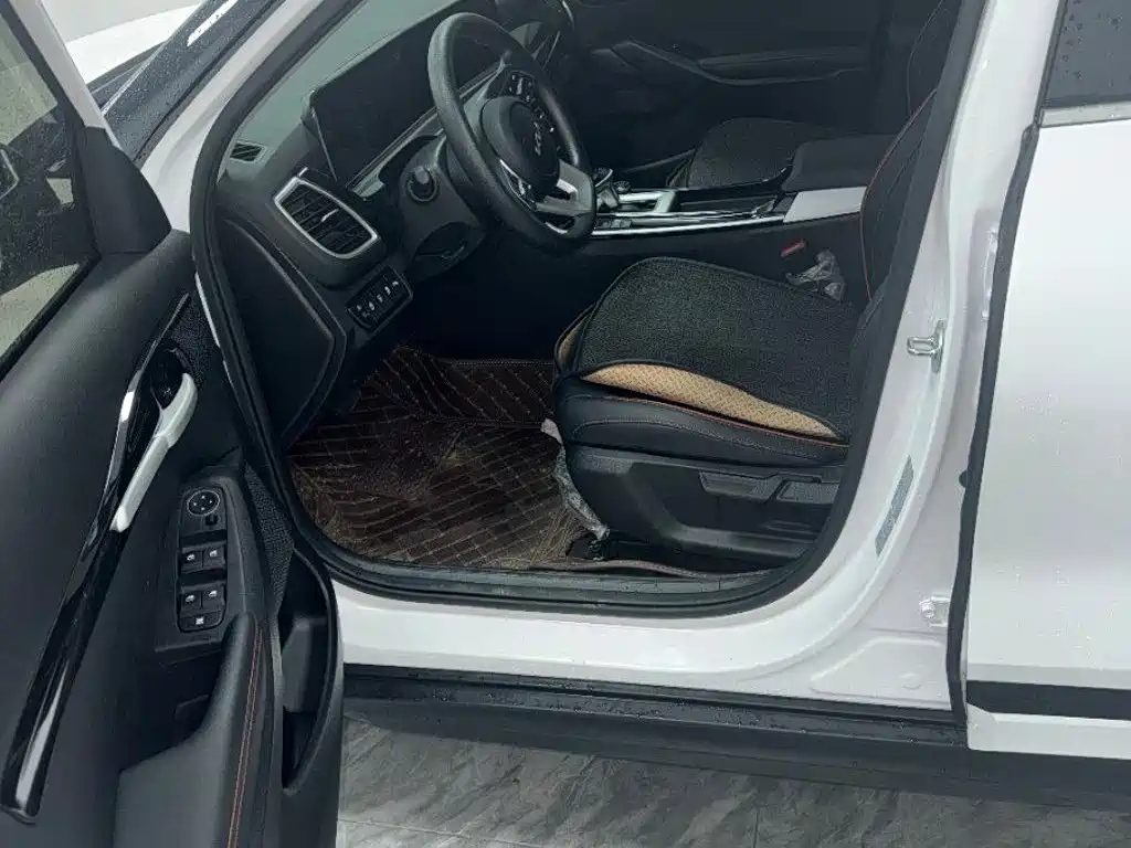 KIA SELTOS 2023 1.5L CVT DELUXE EDITION — фото 8