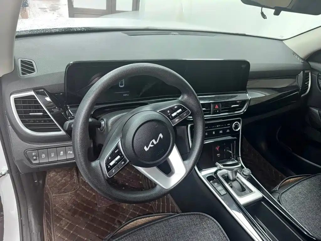 KIA SELTOS 2023 1.5L CVT DELUXE EDITION — фото 9