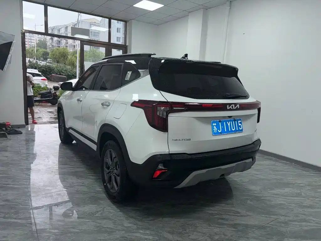 KIA SELTOS 2023 1.5L CVT DELUXE EDITION — фото 10