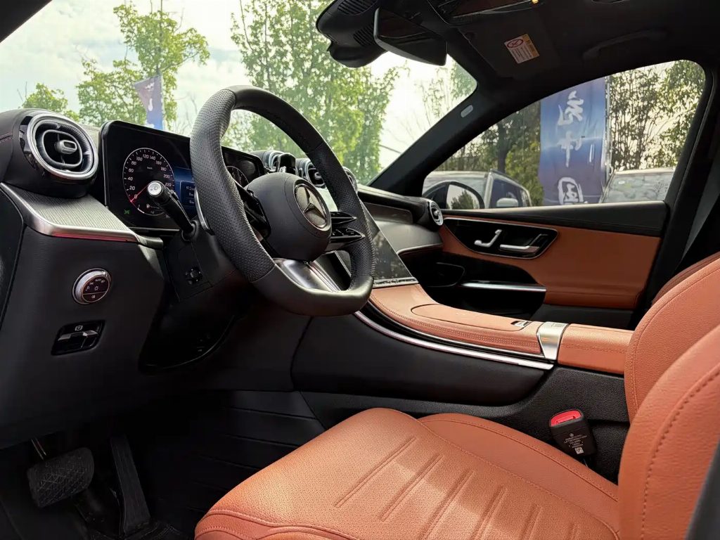MERCEDES-BENZ GLC 2024 GLC 260 L 4MATIC DYNAMIC 5 SEATS — фото 4