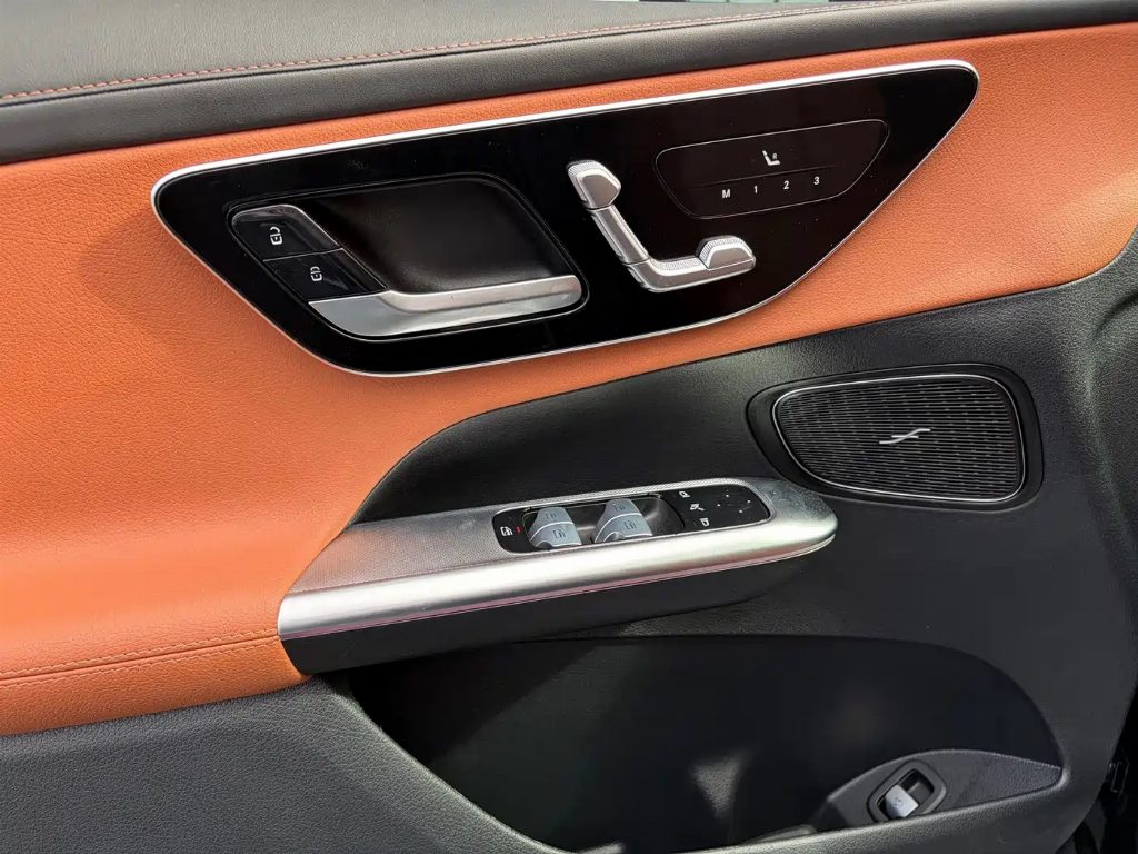 MERCEDES-BENZ GLC 2024 GLC 260 L 4MATIC DYNAMIC 5 SEATS — фото 5
