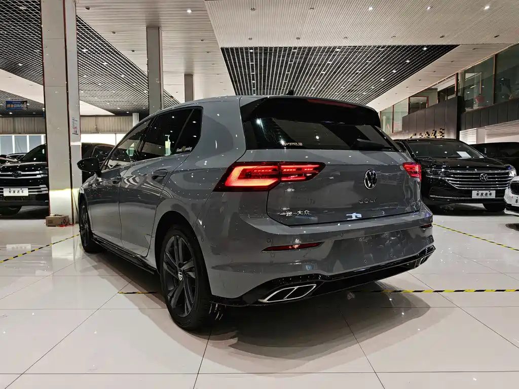 VOLKSWAGEN GOLF 2023 280TSI DSG R-LINE LITE — фото 14