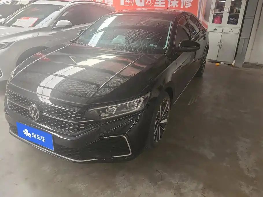 VOLKSWAGEN PASSAT 2022 330TSI 星空 DELUXE EDITION — фото 1
