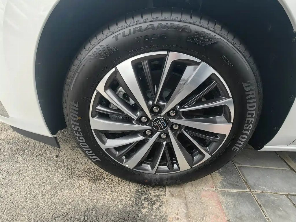 BUICK GL8 2026 陆尊 PREMIUM EDITION — фото 4