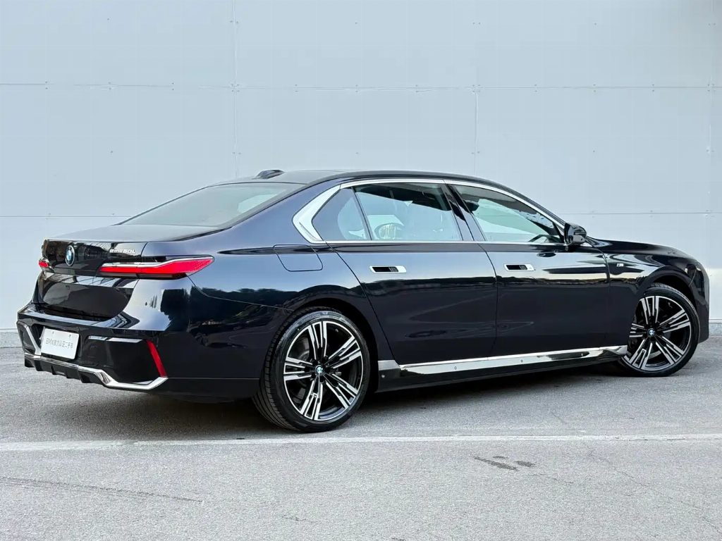 BMW I7 2023 EDRIVE50L ENJOY M SPORT SET — фото 17