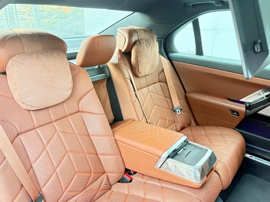 BMW I7 2023 EDRIVE50L ENJOY M SPORT SET — фото 19