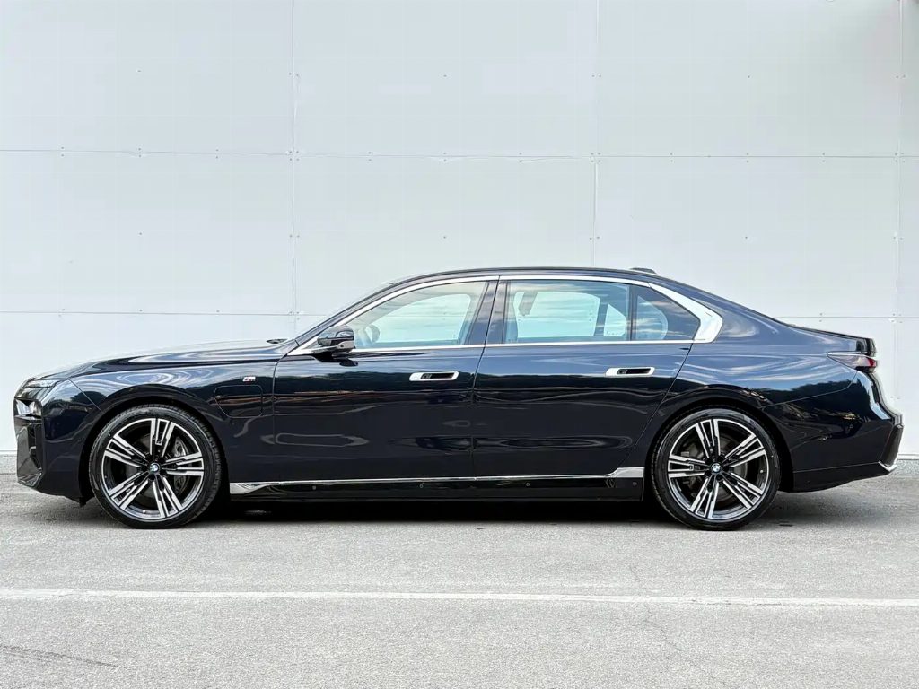 BMW I7 2023 EDRIVE50L ENJOY M SPORT SET — фото 7