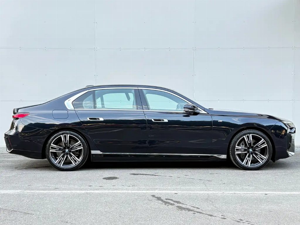 BMW I7 2023 EDRIVE50L ENJOY M SPORT SET — фото 9