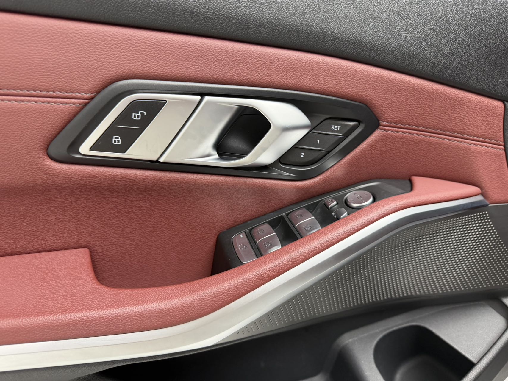 BMW 3 SERIES 2023 320LI M SPORT SET — фото 12