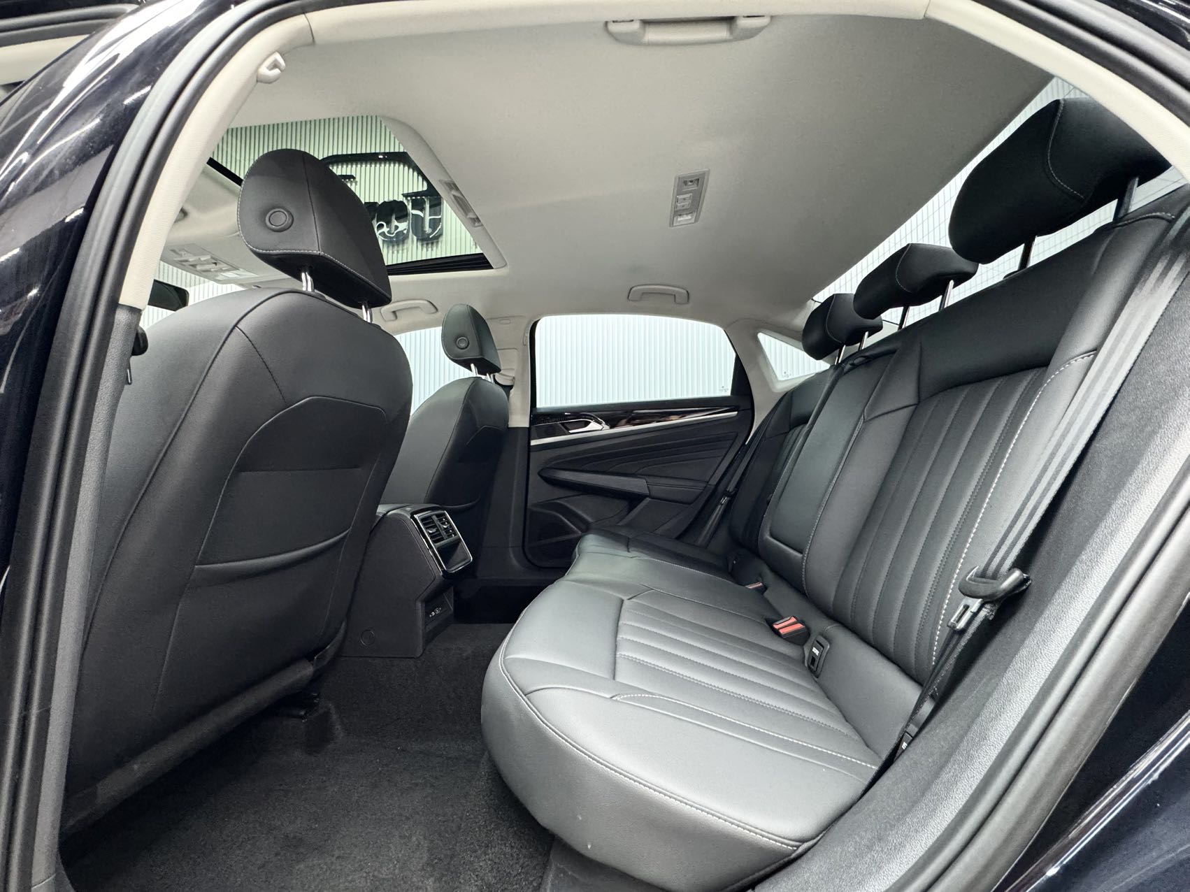 VOLKSWAGEN PASSAT 2022 280TSI BUSINESS EDITION — фото 10