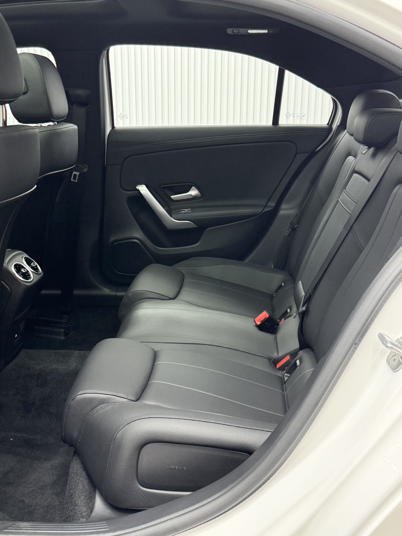 MERCEDES-BENZ A-CLASS 2024 A 180 L — фото 19