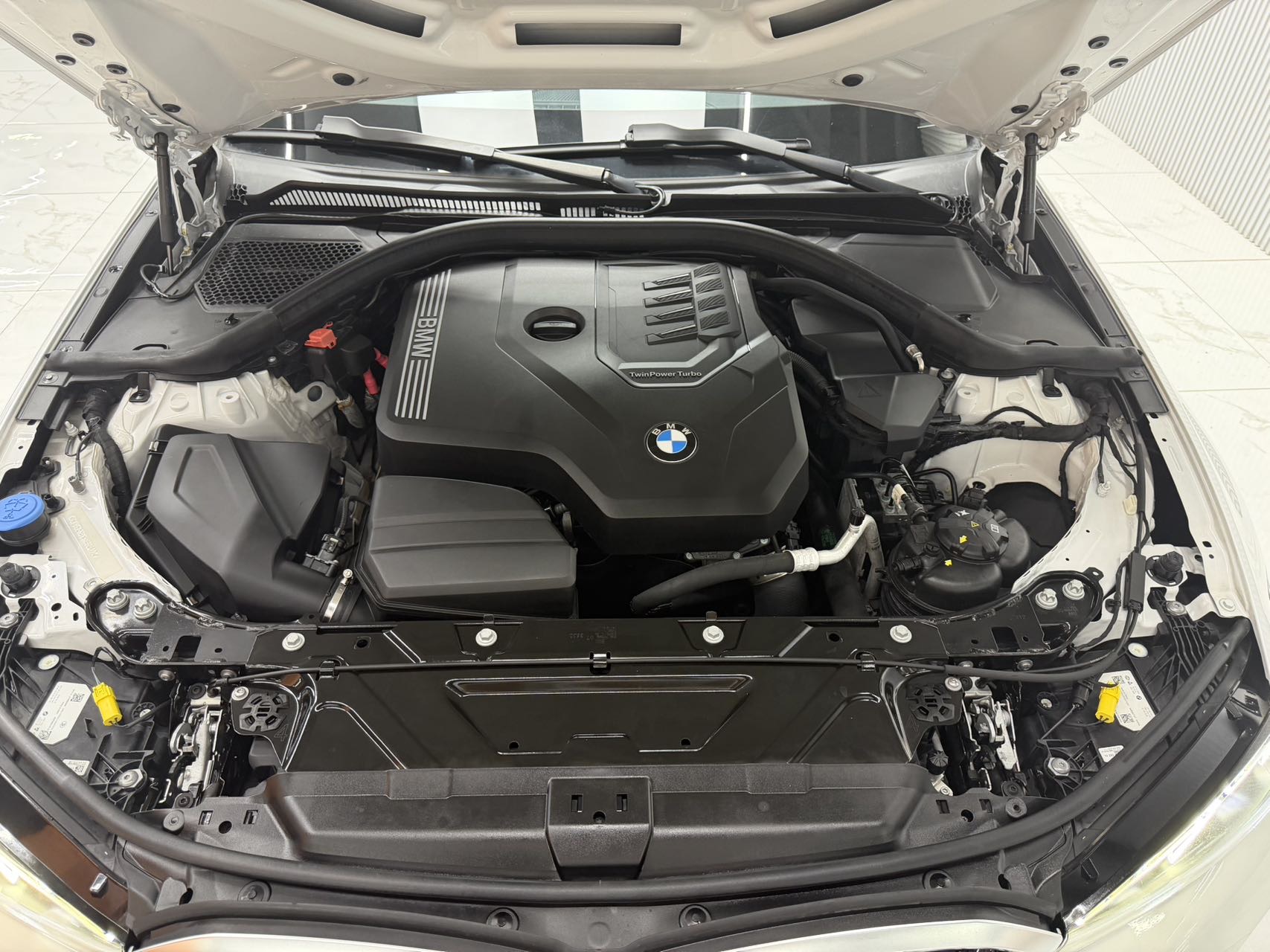 BMW 3 SERIES 2023 320LI M SPORT SET — фото 15