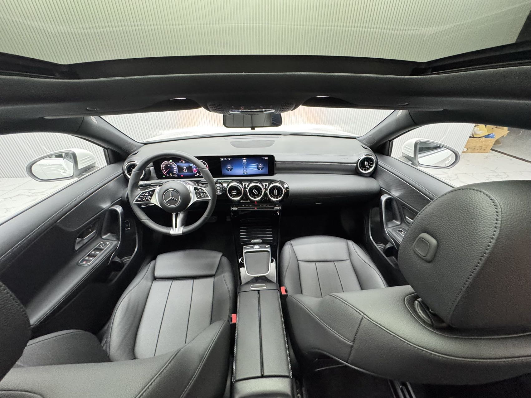 MERCEDES-BENZ A-CLASS 2024 A 180 L — фото 18