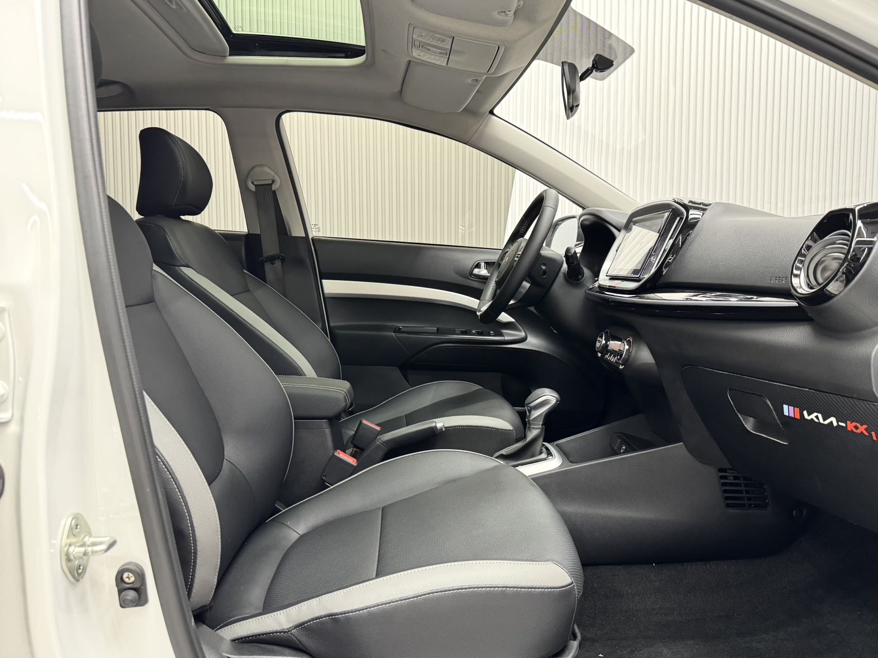 KIA KX1 2021 1.4L CVT趣享 SUNROOF 款 — фото 15