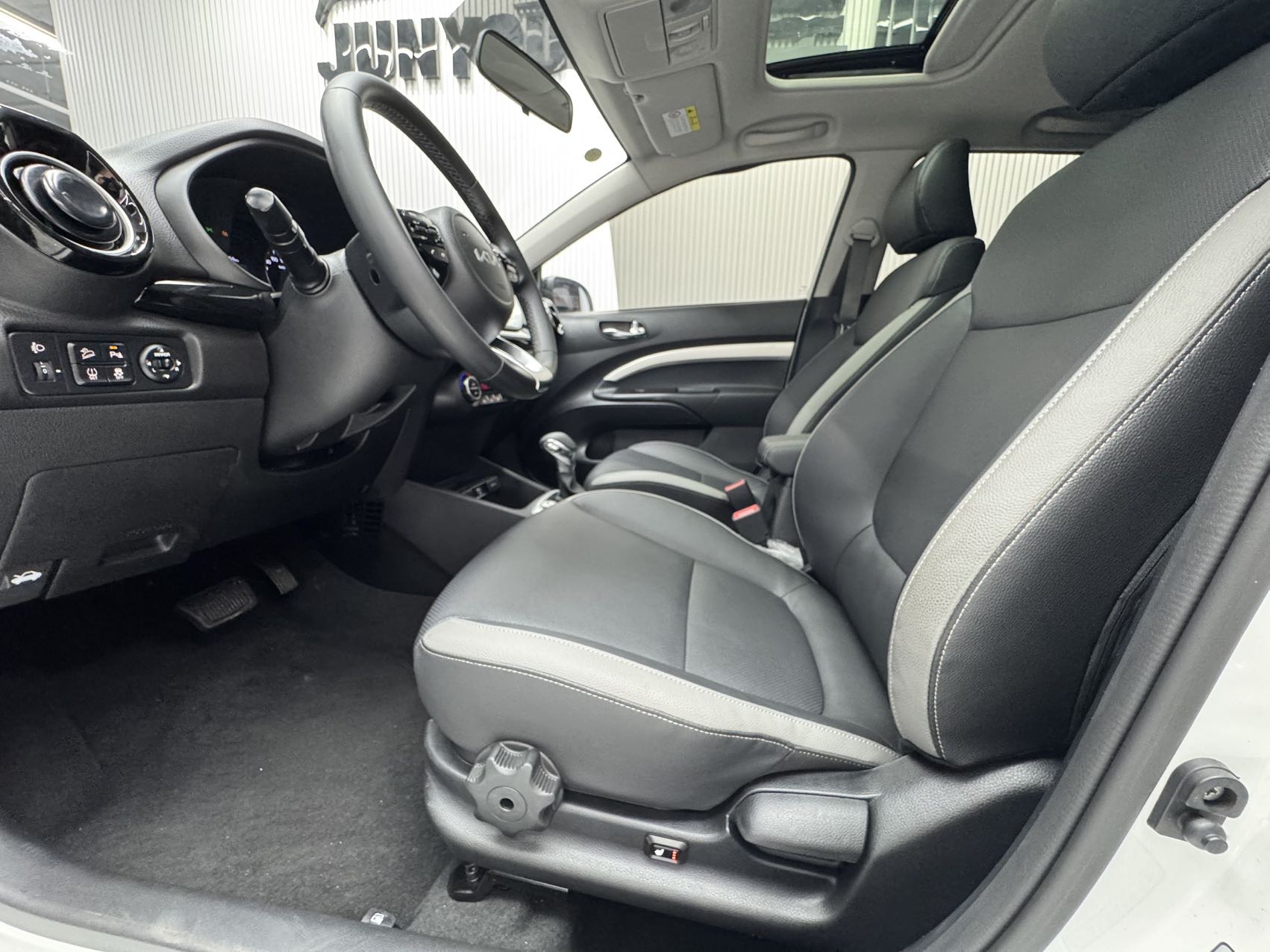 KIA KX1 2021 1.4L CVT趣享 SUNROOF 款 — фото 10