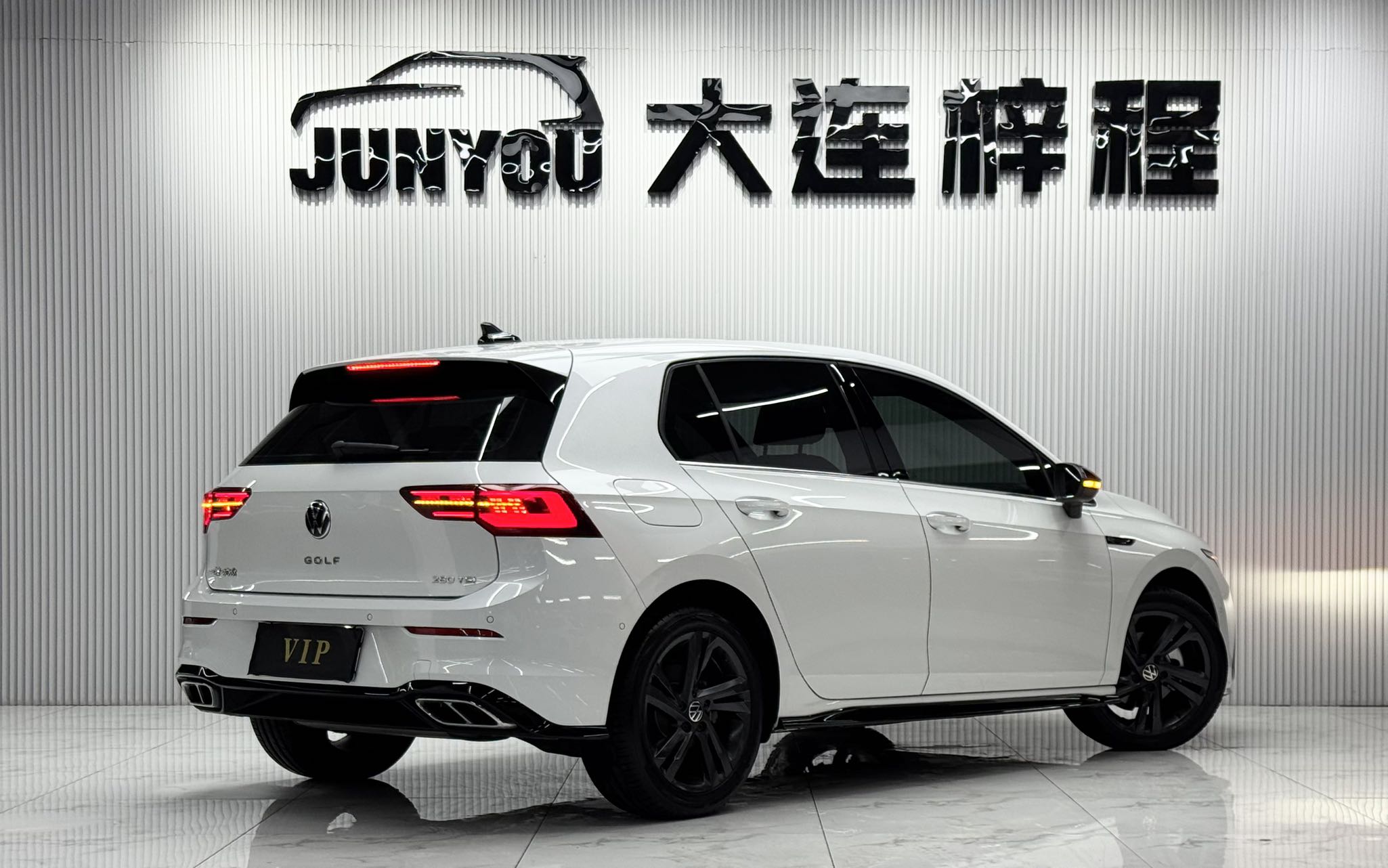 VOLKSWAGEN GOLF 2023 280TSI DSG R-LINE — фото 5