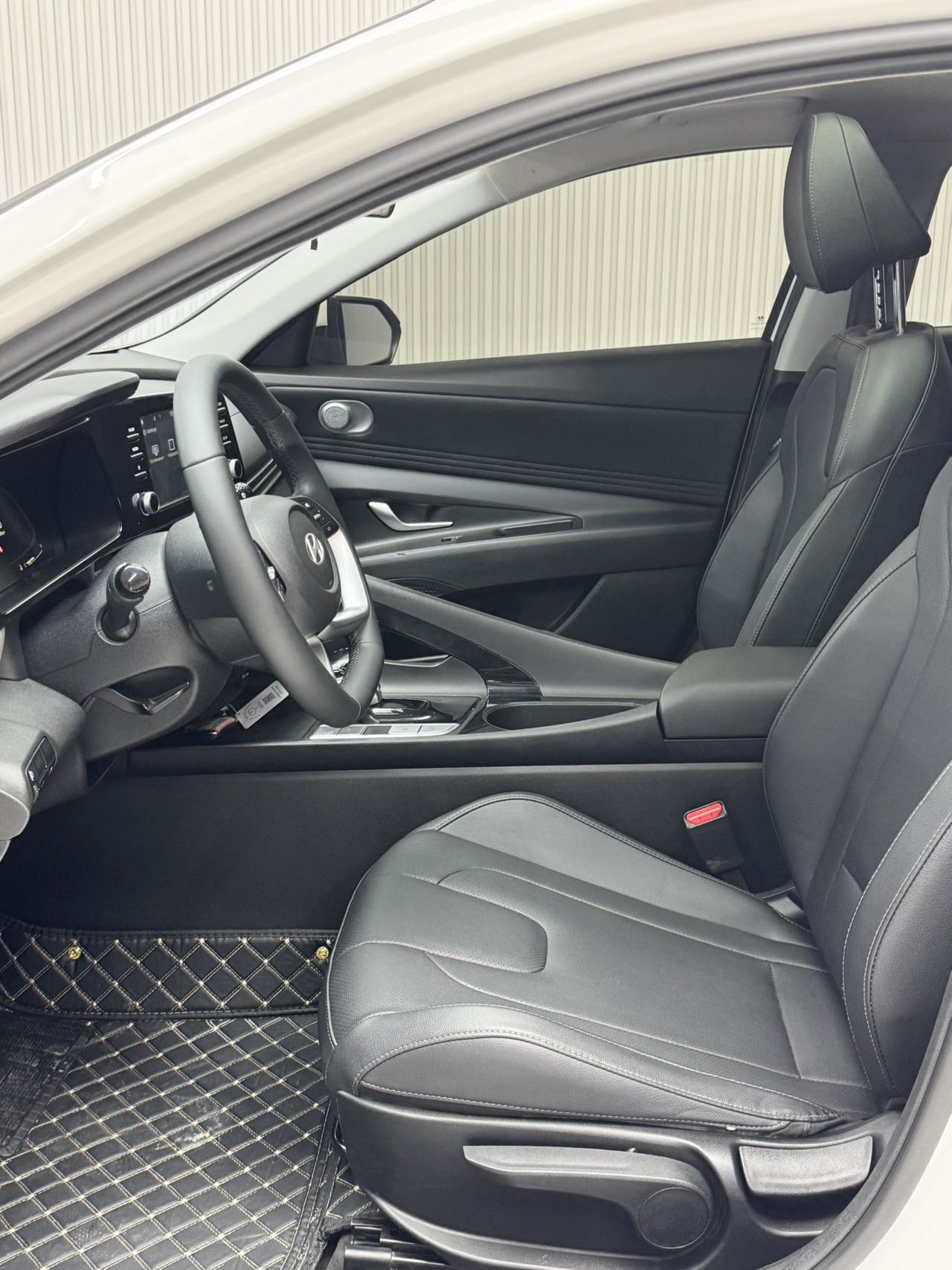 HYUNDAI ELANTRA 2023 1.5L CVT GLX ELITE EDITION — фото 20