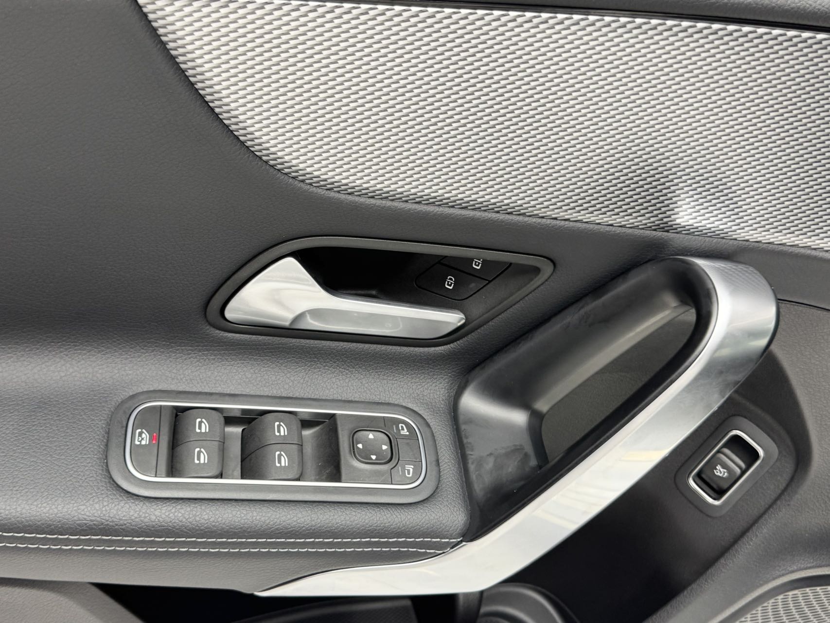 MERCEDES-BENZ A-CLASS 2024 A 180 L — фото 21