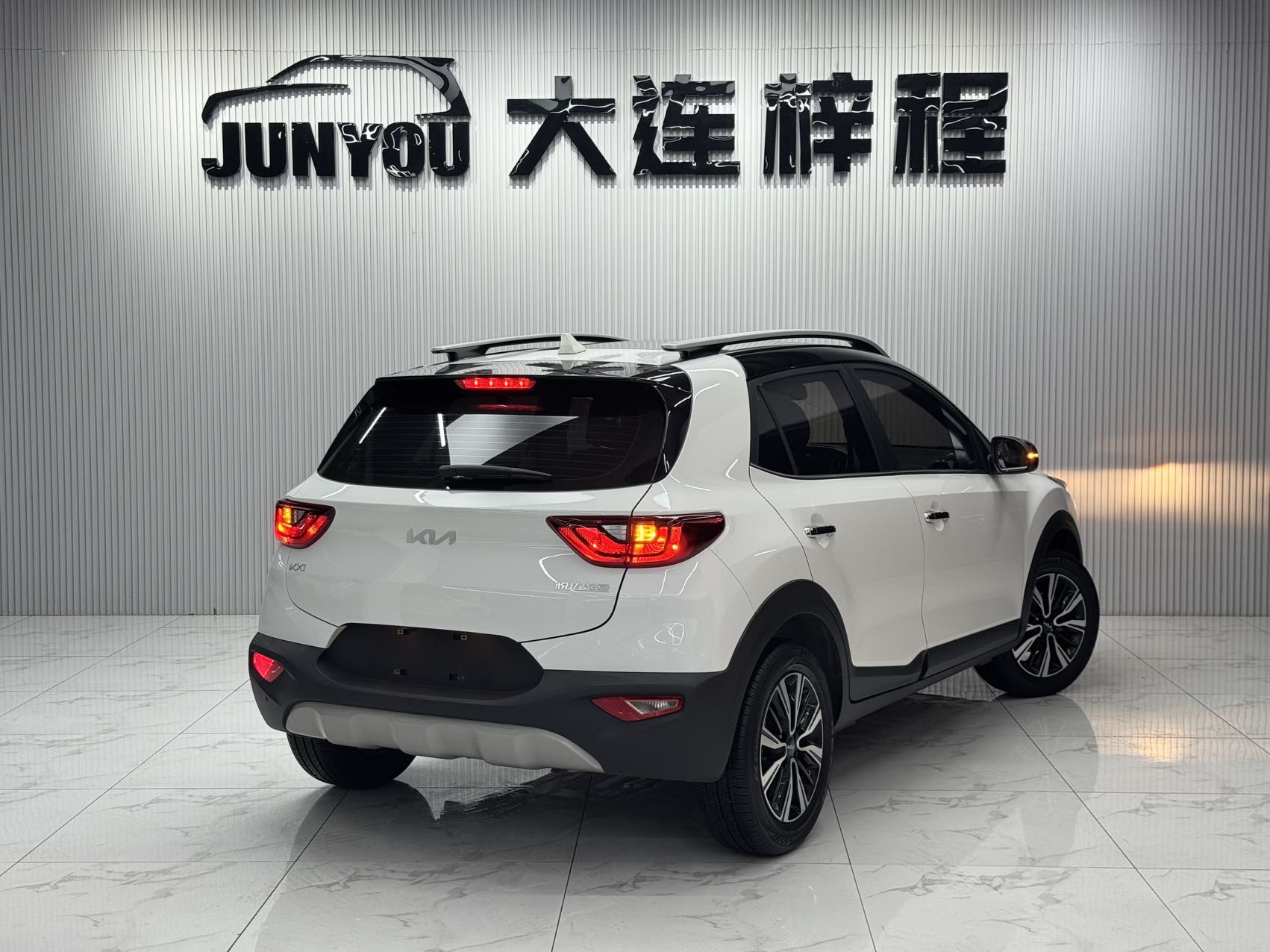 KIA KX1 2021 1.4L CVT趣享 SUNROOF 款 — фото 3