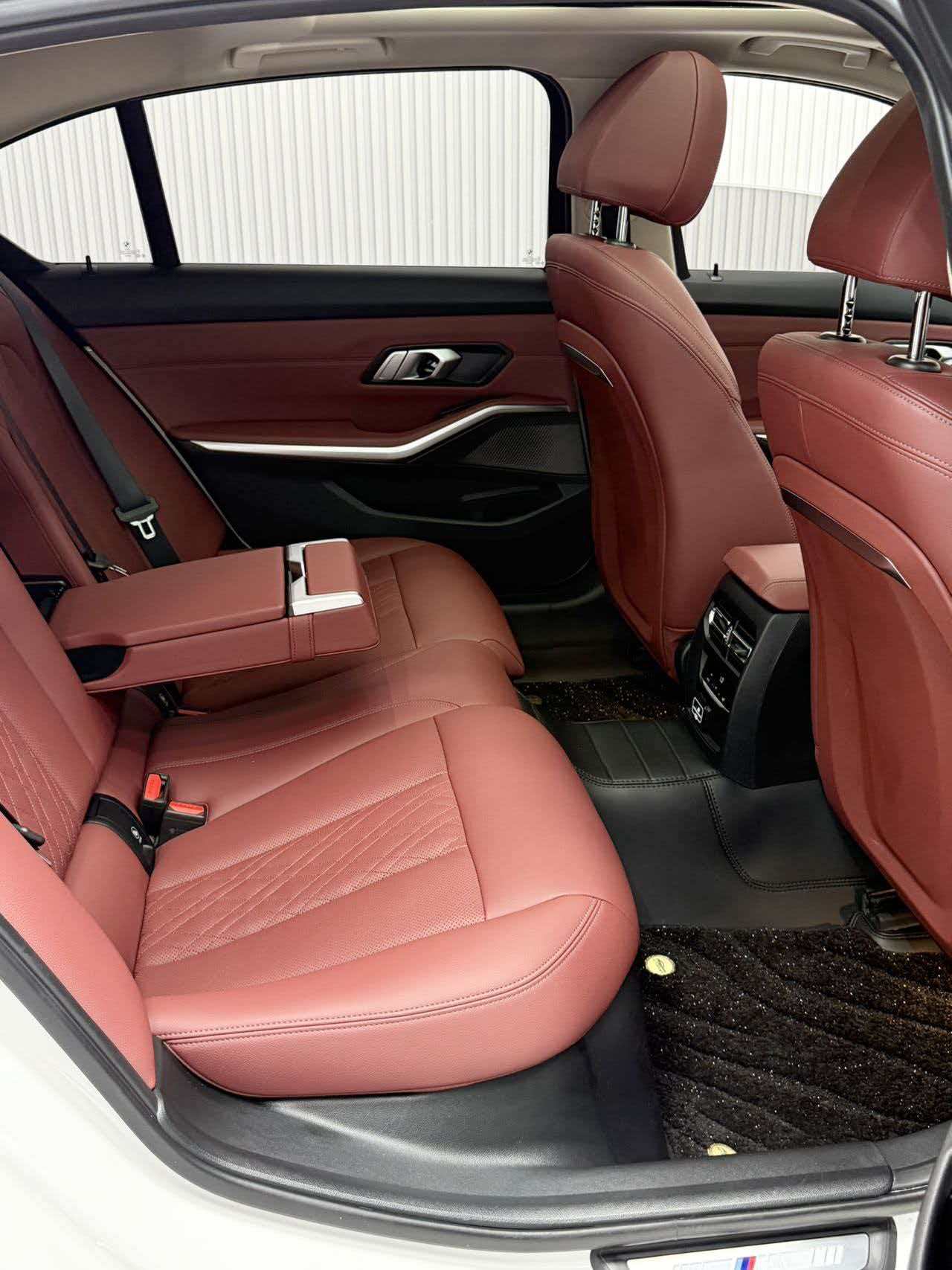 BMW 3 SERIES 2023 320LI M SPORT SET — фото 11