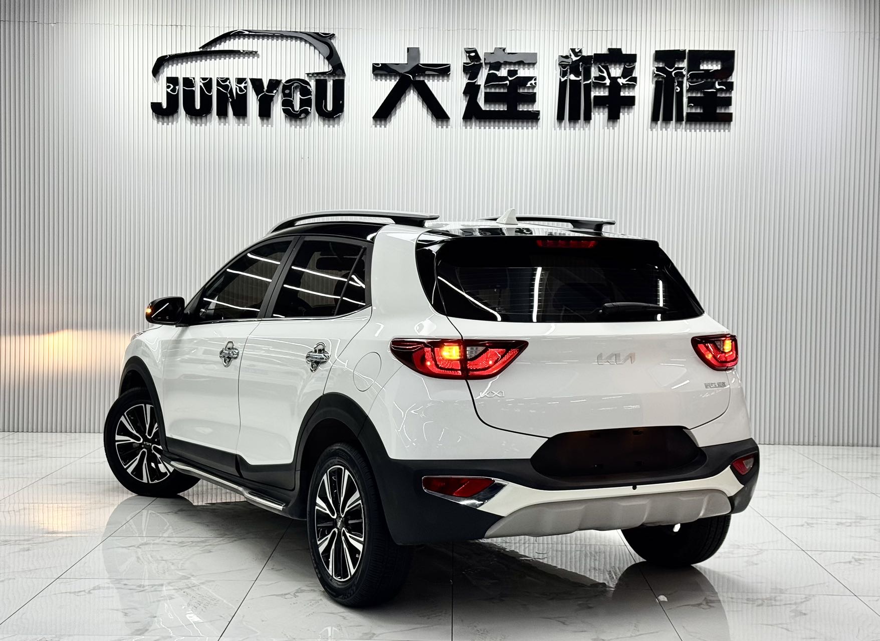 KIA KX1 2021 1.4L CVT趣享 SUNROOF 款 — фото 4
