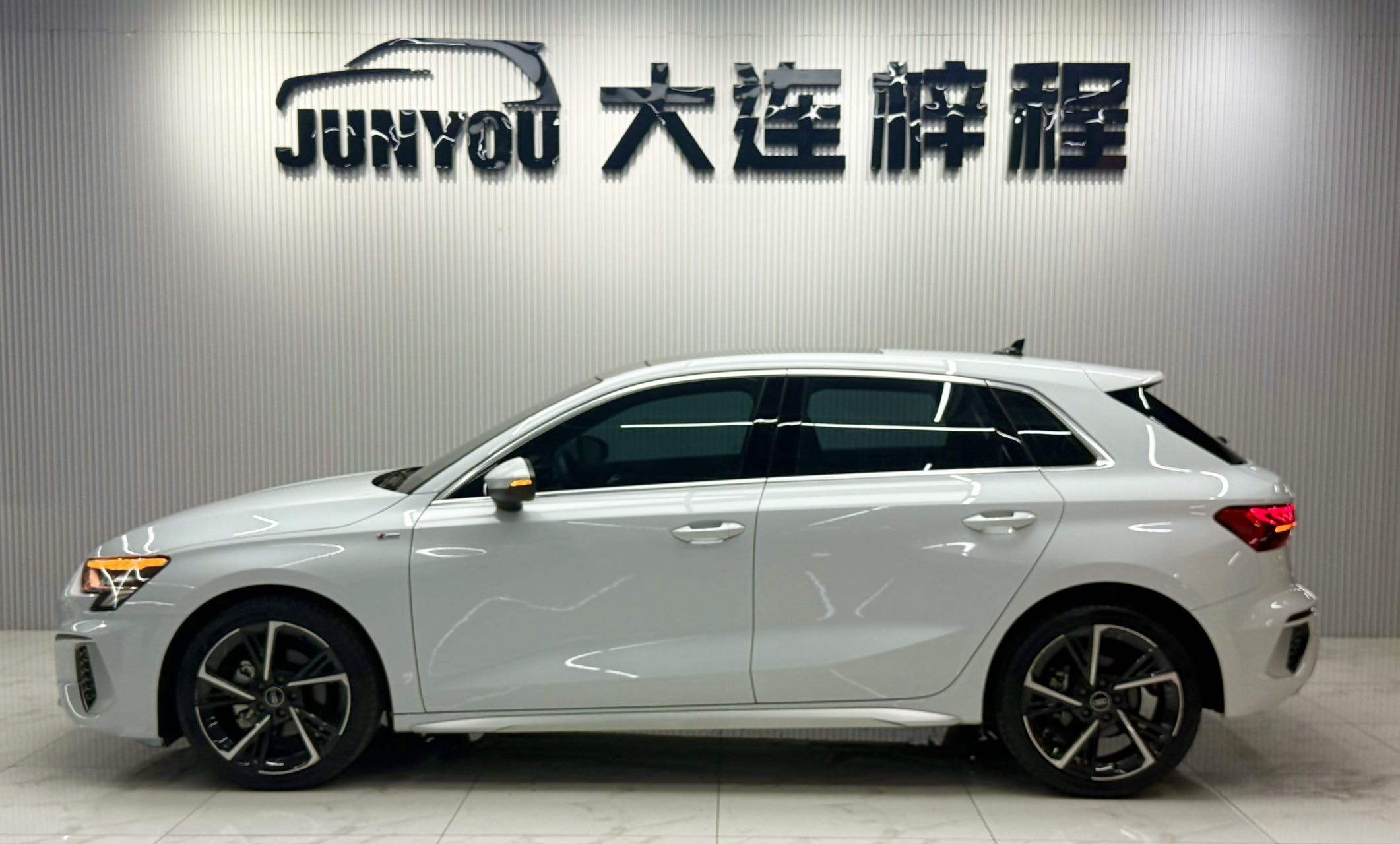 AUDI A3 2023 MODEL FACELIFT SPORTBACK 35 TFSI FASHION SPORT TYPE — фото 3