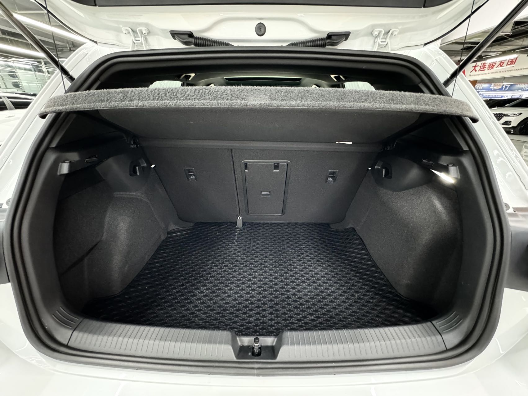 VOLKSWAGEN GOLF 2023 280TSI DSG R-LINE — фото 18