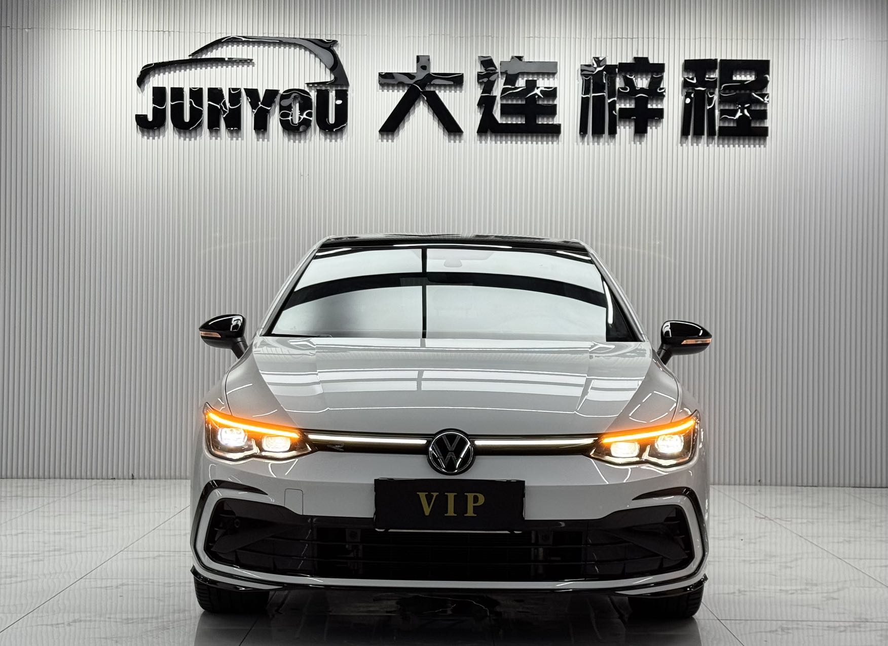 VOLKSWAGEN GOLF 2023 280TSI DSG R-LINE — фото 1