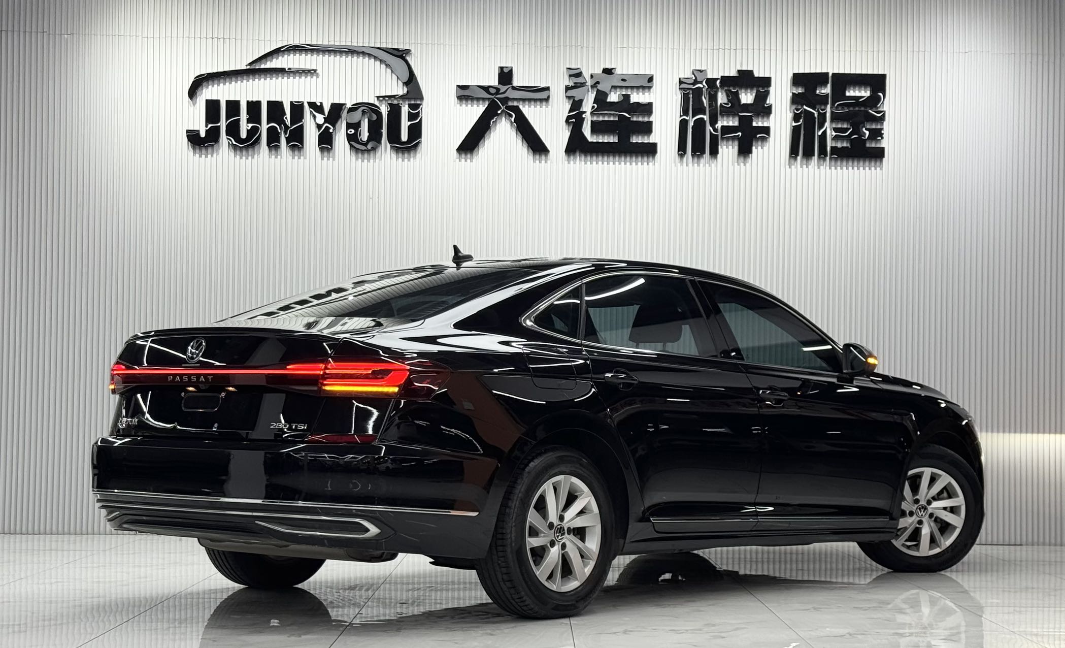 VOLKSWAGEN PASSAT 2022 280TSI BUSINESS EDITION — фото 4