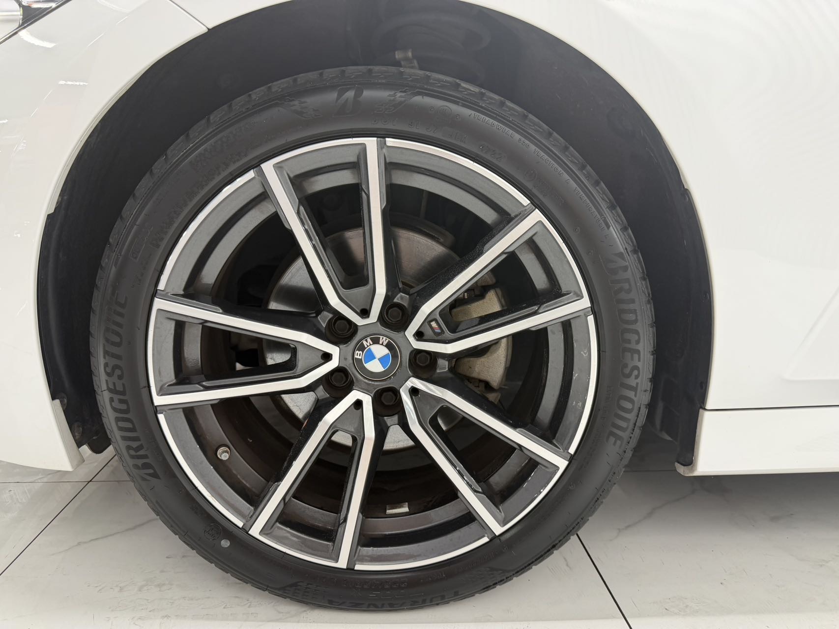 BMW 3 SERIES 2023 320LI M SPORT SET — фото 16