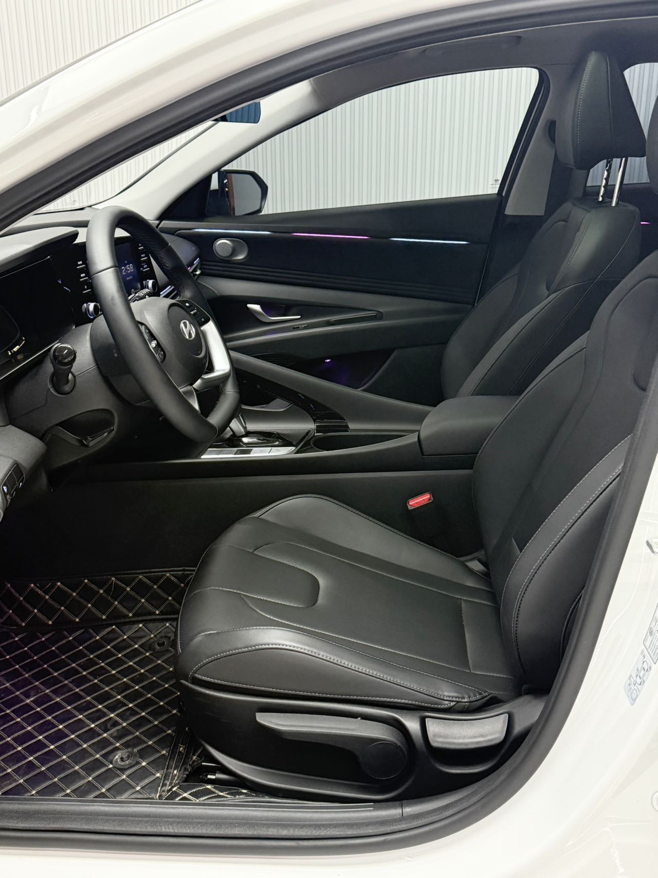 HYUNDAI ELANTRA 2023 1.5L CVT GLX ELITE EDITION — фото 17