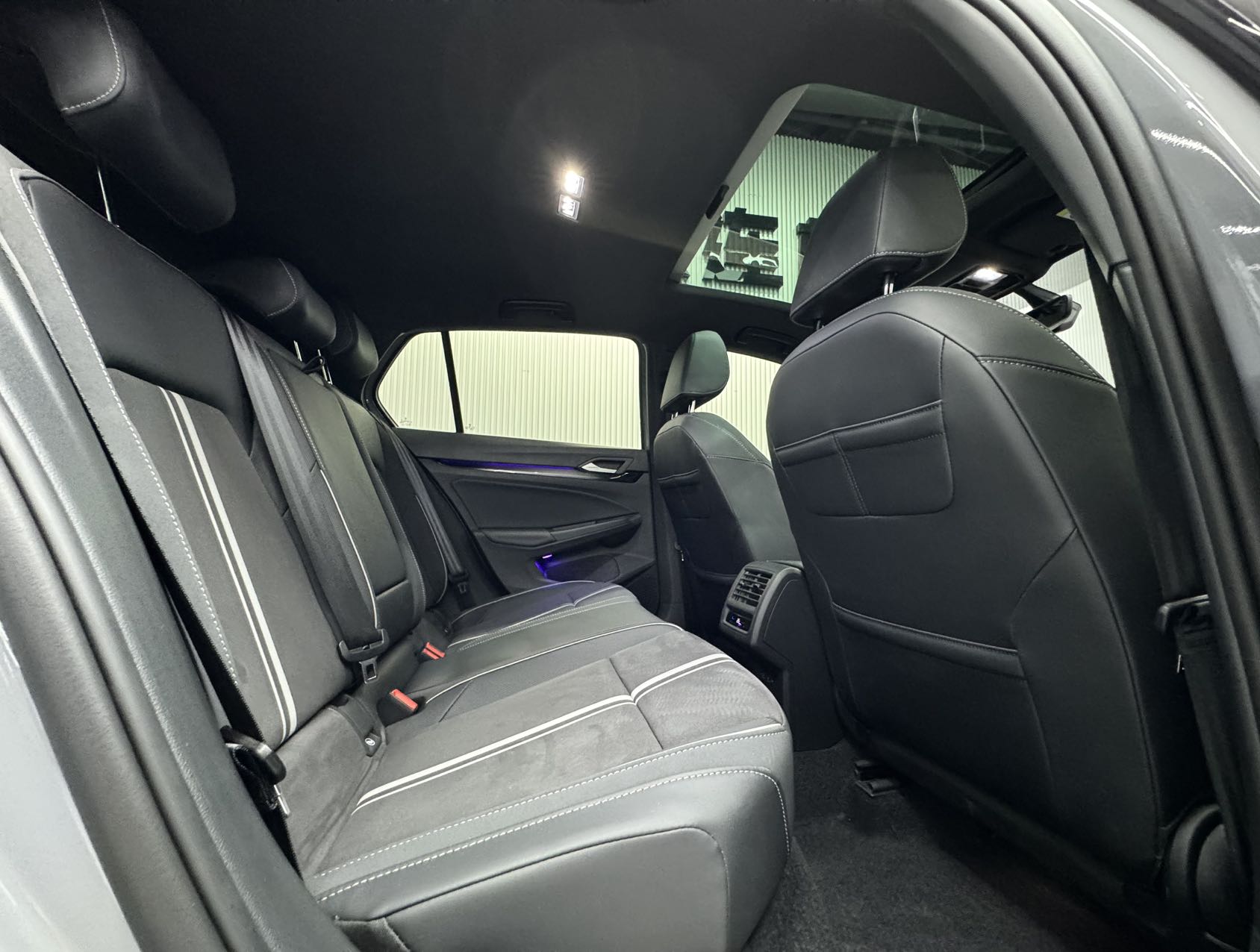 VOLKSWAGEN GOLF 2023 280TSI DSG R-LINE LITE — фото 12