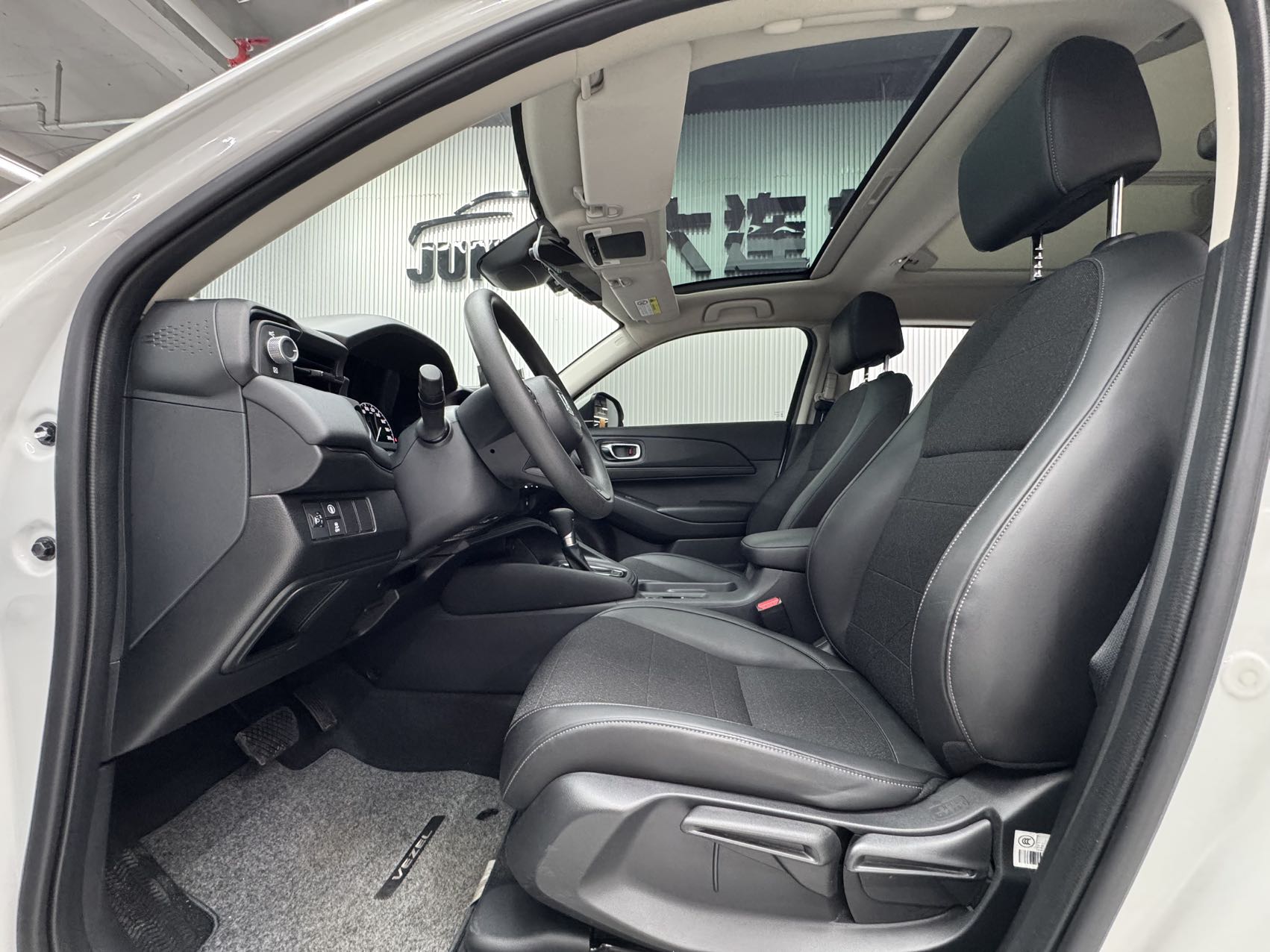 HONDA VEZEL 2023 1.5L CVT PIONEER EDITION — фото 9