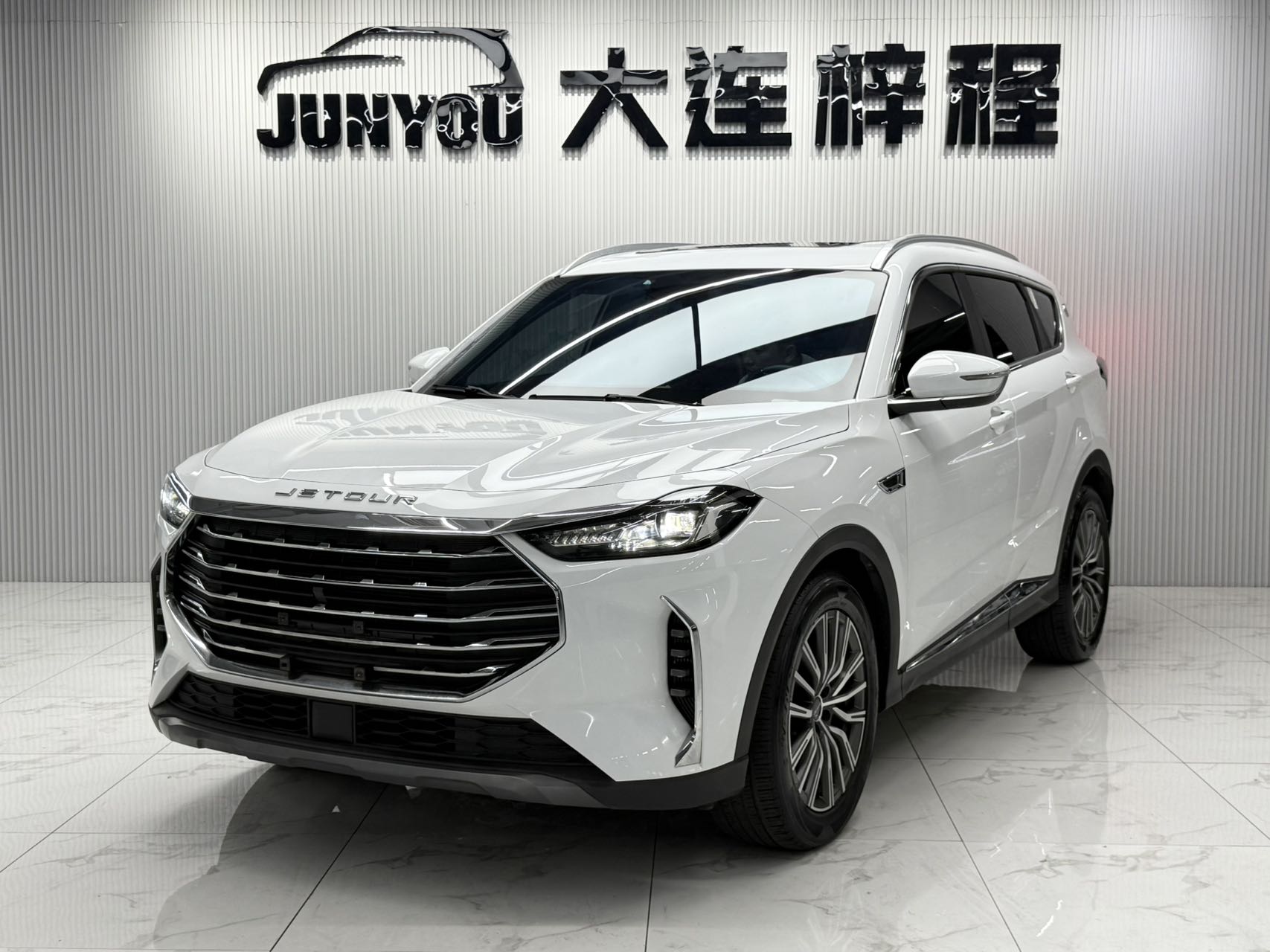 JETOUR X70 PLUS 2023 1.5T CVT自强MAX 7 SEATS — фото 1