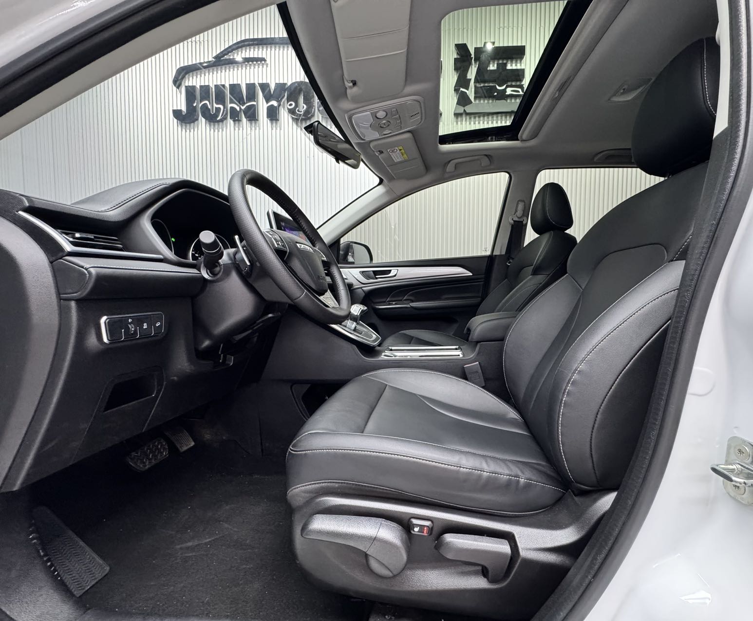 HAVAL M6 2023 PLUS 1.5T DCT LUXURY SMART LINK TYPE — фото 9