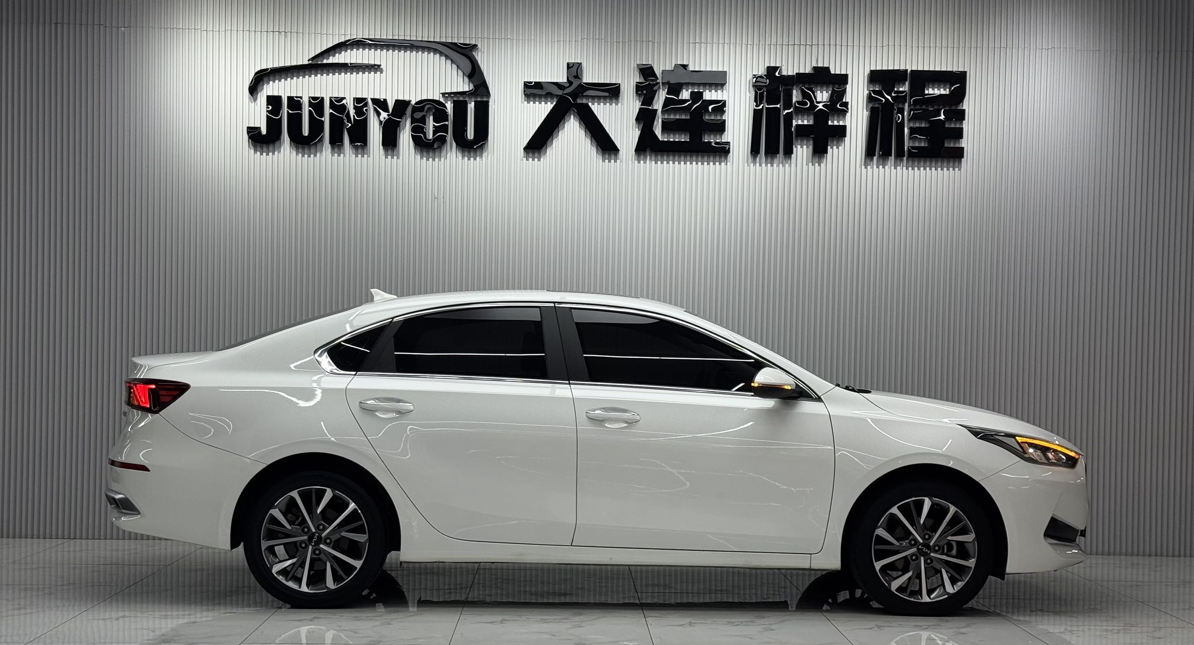 KIA K3 2021 1.5L CVT FASHION EDITION — фото 8